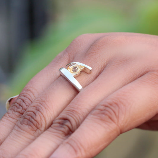 925 Sterling Silver Citrine Ring – Elegant Round Gemstone Design for Women, Perfect for Parties, Weddings, and Everyday Wear