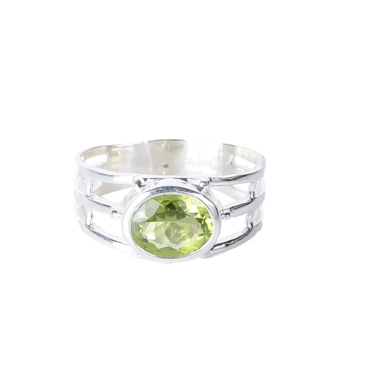 925 Handcrafted Sterling Silver Ring with Peridot Gemstone - Elegant Jewelry for Women