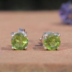 Tapas – Peridot Silver Stud Earrings