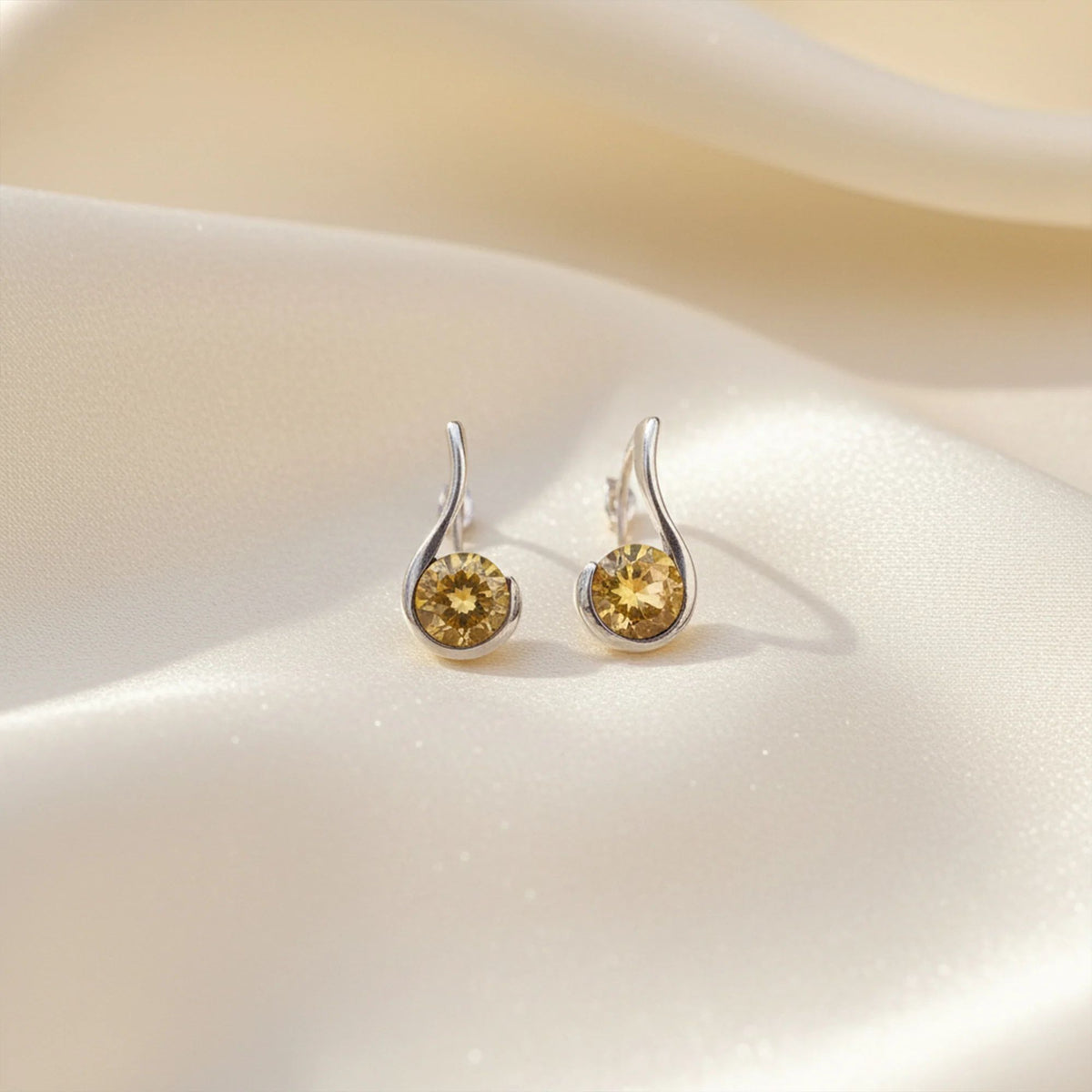 Comma – Citrine Silver Stud Earrings