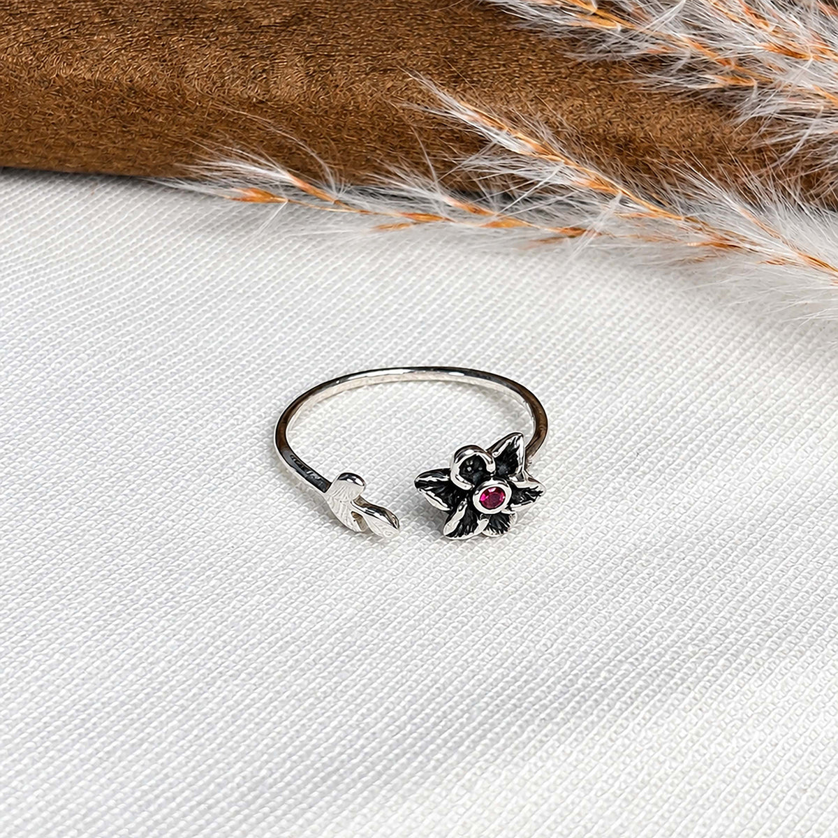 Nagkesar - Garnet Silver Ring