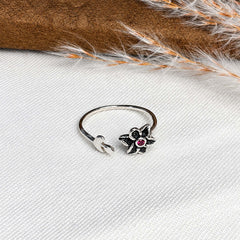 Nagkesar - Garnet Silver Ring