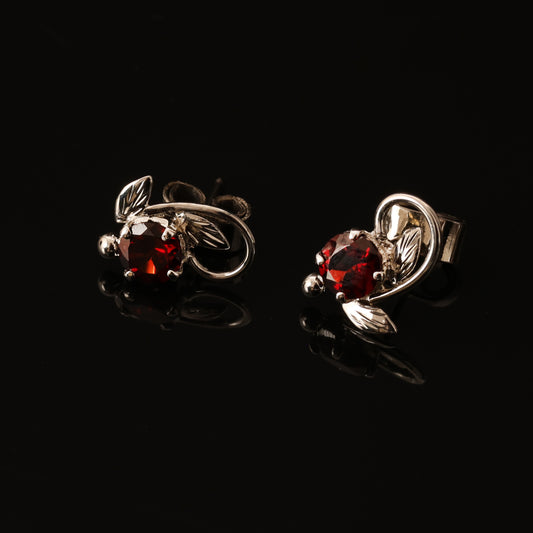 Fusionari 925 Sterling Silver Garnet Earrings for Women | Handmade Minimalist Jewelry | Unique Healing Crystal Design | Size 3x6 cm | One Pair (Copy)