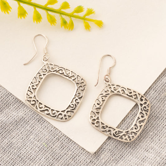 Fusionari 925 Sterling Silver Earrings for Women | Handmade Minimalist Jewelry | Lightweight Classic Design | Size 4.5x2.8 cm | 1 Pair