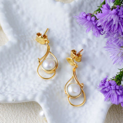 Swara – Pearl Gold-Plated Drop Earring