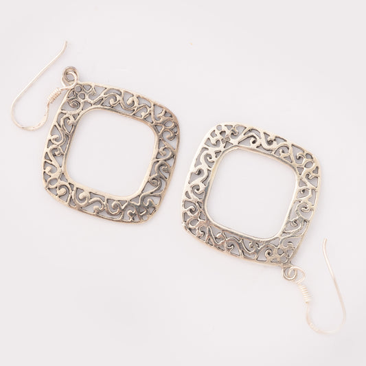 Fusionari 925 Sterling Silver Earrings for Women | Handmade Minimalist Jewelry | Lightweight Classic Design | Size 4.5x2.8 cm | 1 Pair