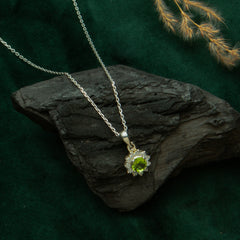 Fusionari 925 Sterling Silver Peridot Pendant for Women | Green Gemstone Jewelry | Without Chain