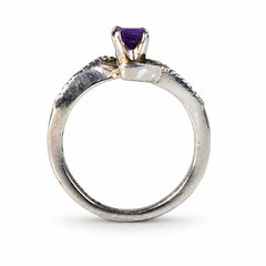 Aru - Amethyst Silver Ring