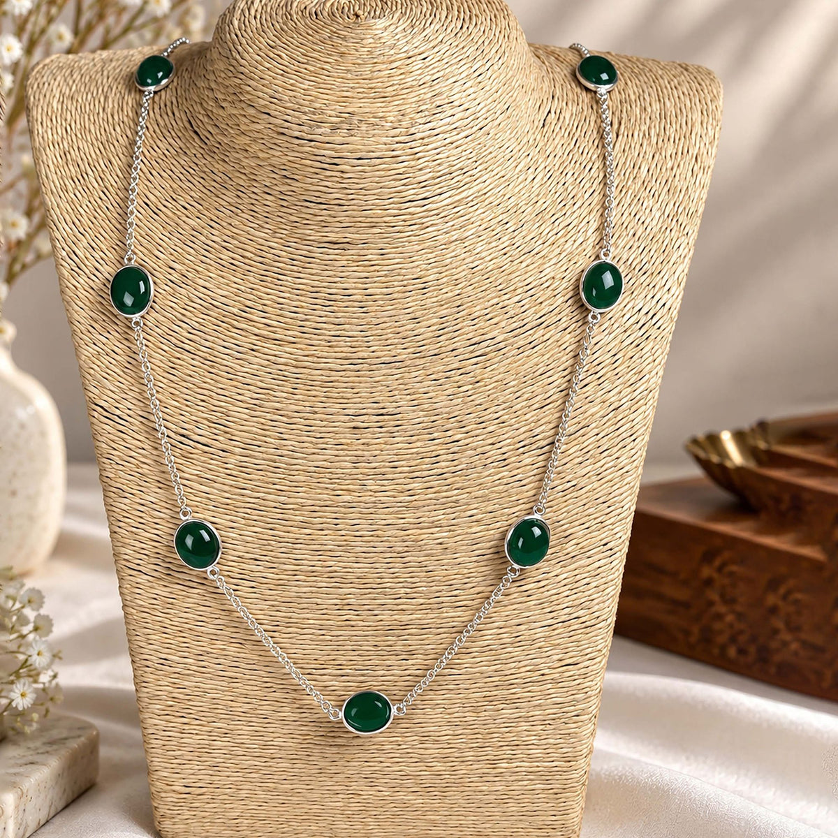 925 Silver Green Onyx Gemstone Necklace Round Cabochon Cut in Bezel Setting with Link Chain Design
