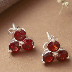 925 silver 3 tiny round stone faceted garnet eartops handmade in prongs setting with push closure