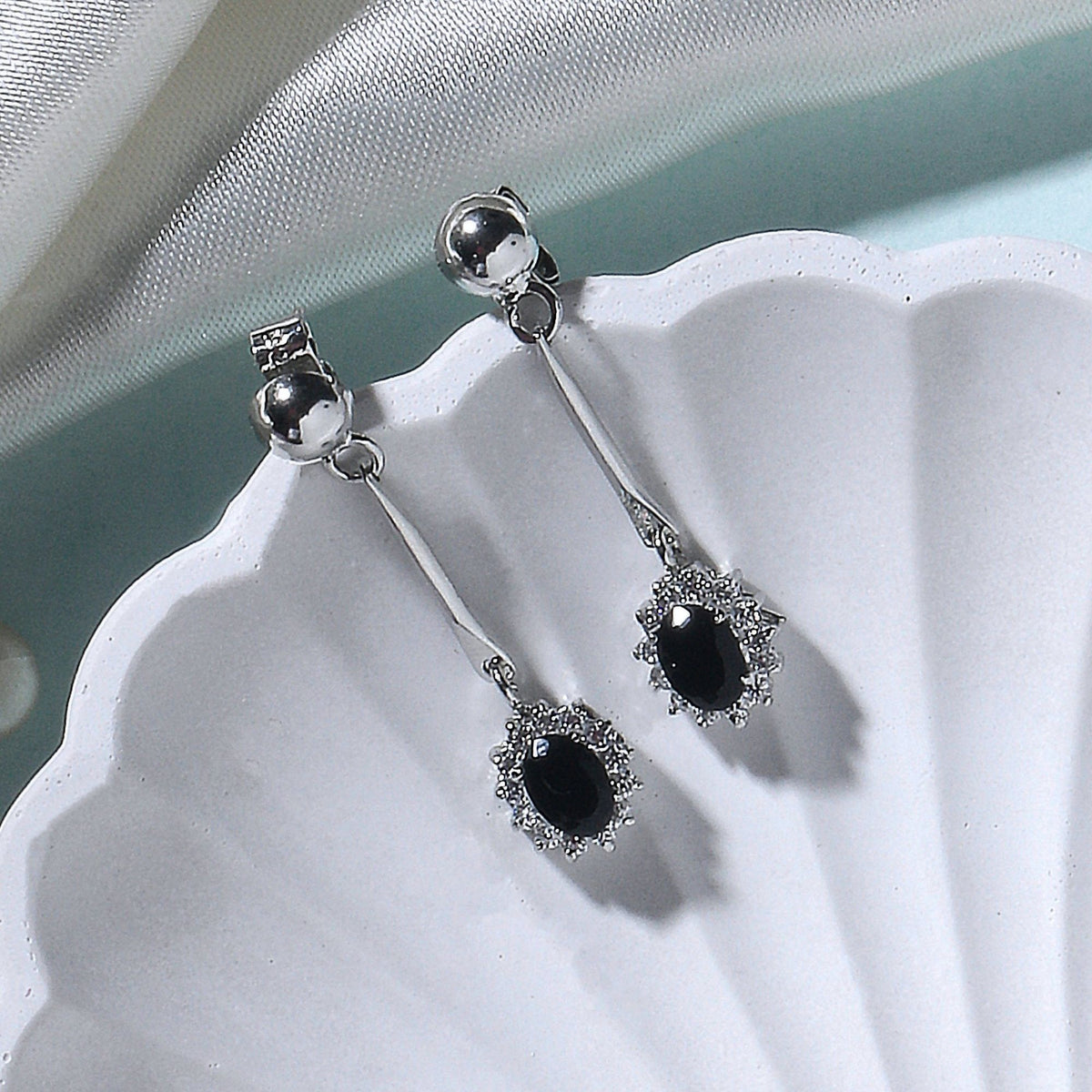 Toran – Black Onyx Silver Earrings