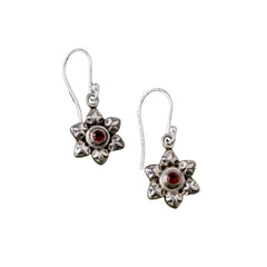 Kund – Garnet Silver Drop Earrings