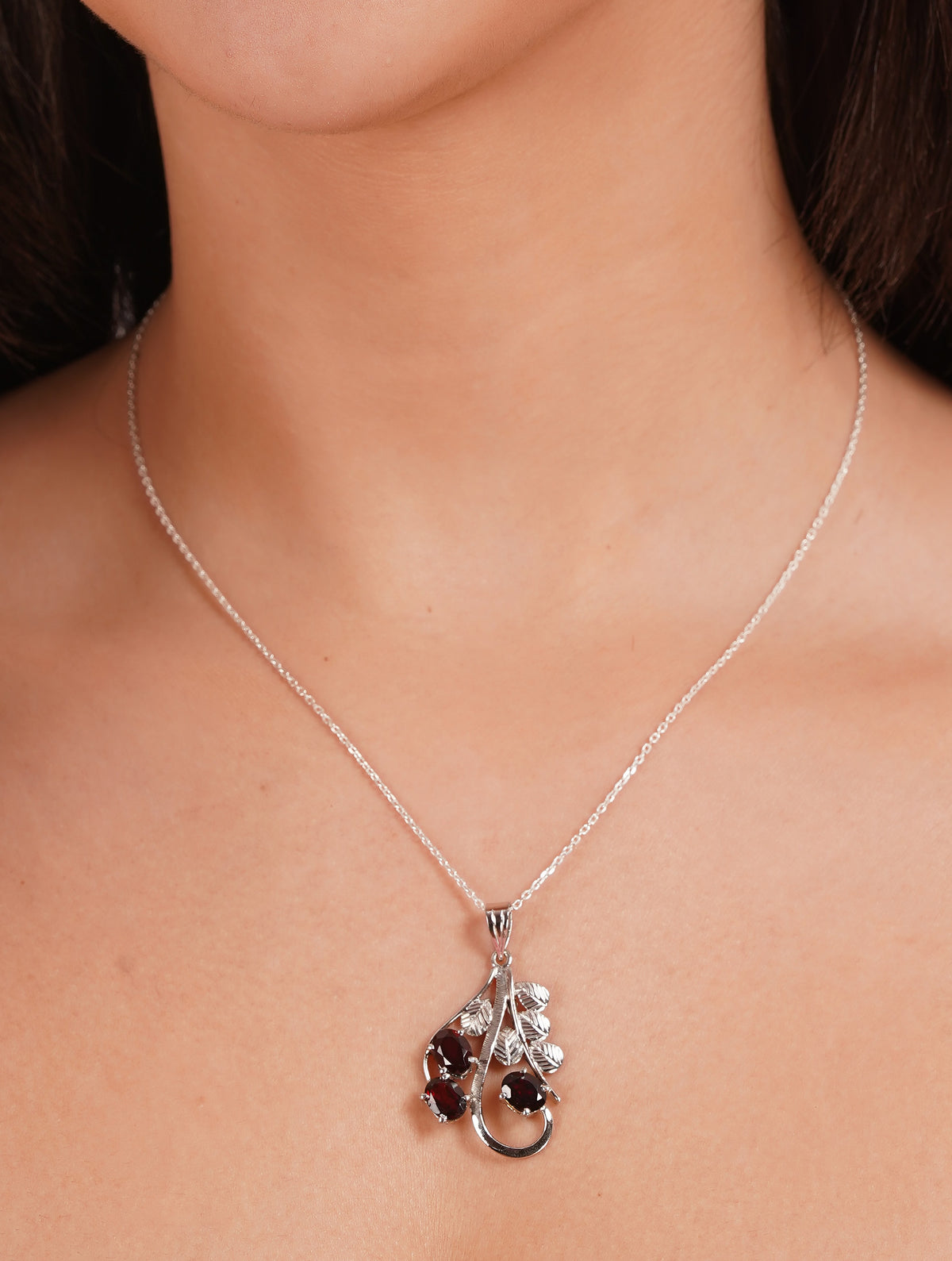 925 Sterling Silver Natural Garnet Gemstone Three Stone Leaf and Vine Design