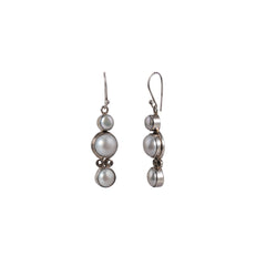 925 Sterling Silver Earrings with Three Lustrous Pearls – A Classic and Sophisticated Design for Every Occasion