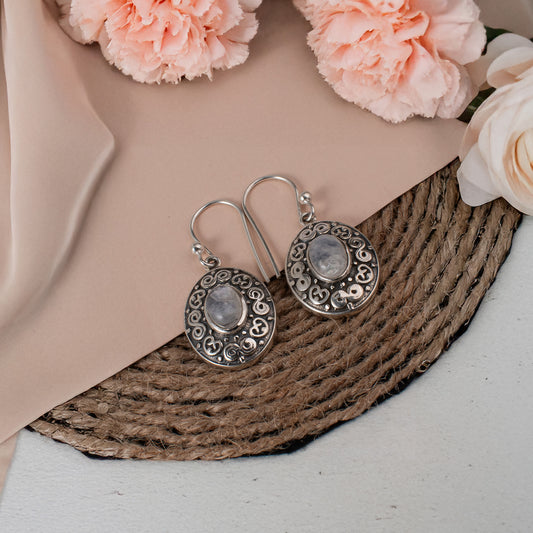 925 Handcrafted Sterling Silver Oval Earrings with Intricate Design and Moonstone Stone – Elegant and Timeless Jewelry