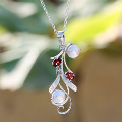 925 Sterling Silver Garnet and Pearl Pendant Necklace – 18-Inch Chain, Elegant Handcrafted Jewelry