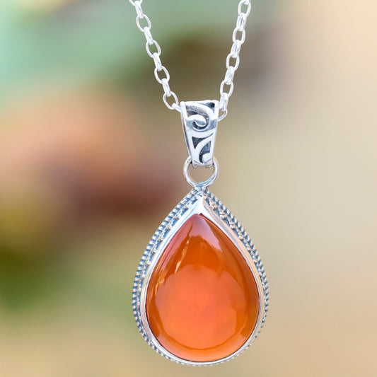 925 Sterling Silver Carnelian Pendant Necklace – Vibrant Orange Gemstone Pendant for a Stylish and Elegant Look