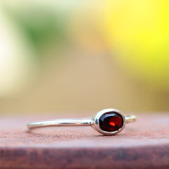 925 Minimalist Sterling Silver Ring with Garnet Gemstone - Classic Jewelry for Women