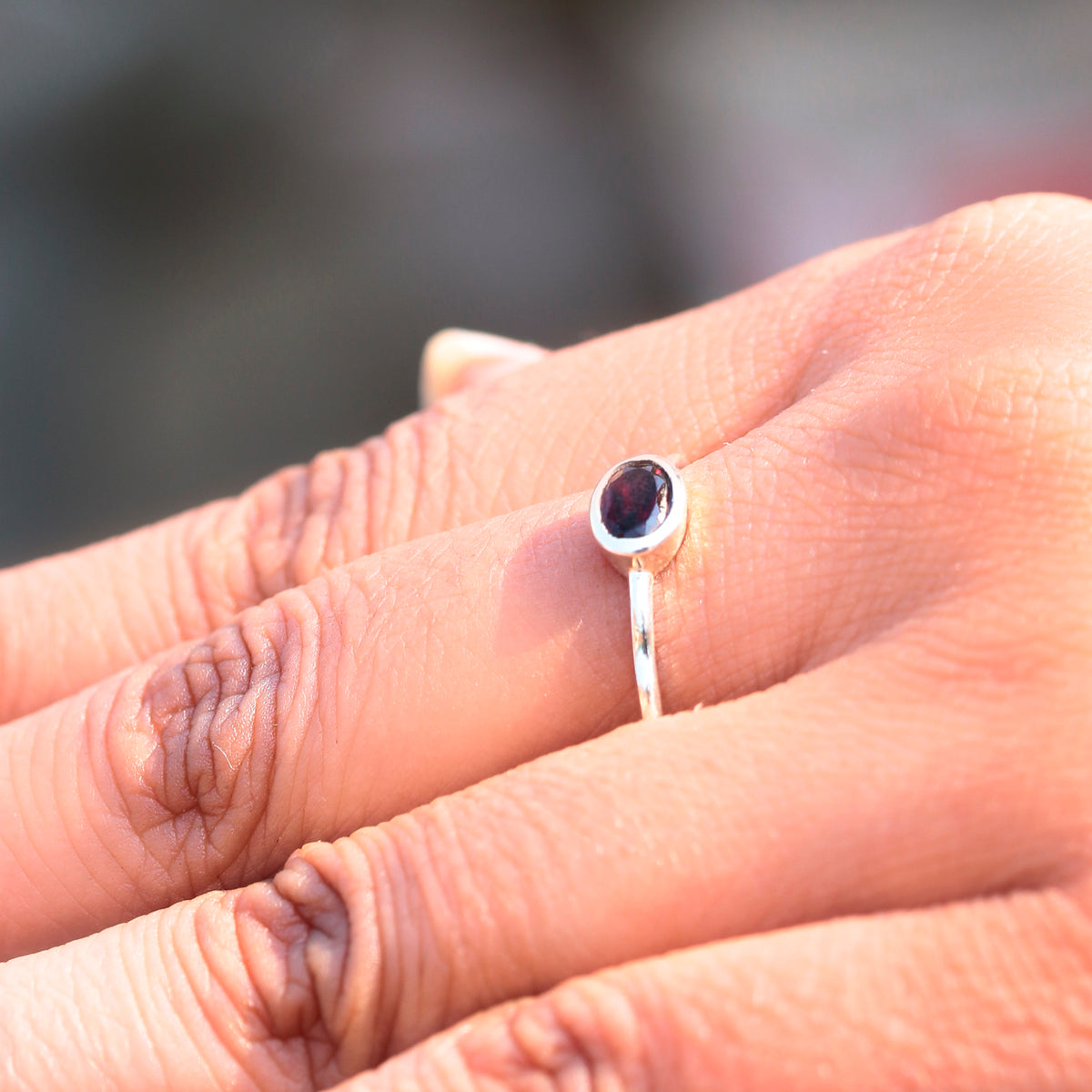 925 Minimalist Sterling Silver Ring with Garnet Gemstone - Classic Jewelry for Women