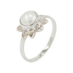 925 Silver Pearl Ring – Graceful freshwater pearl in a sleek, modern setting. Effortless elegance and the perfect gift for women