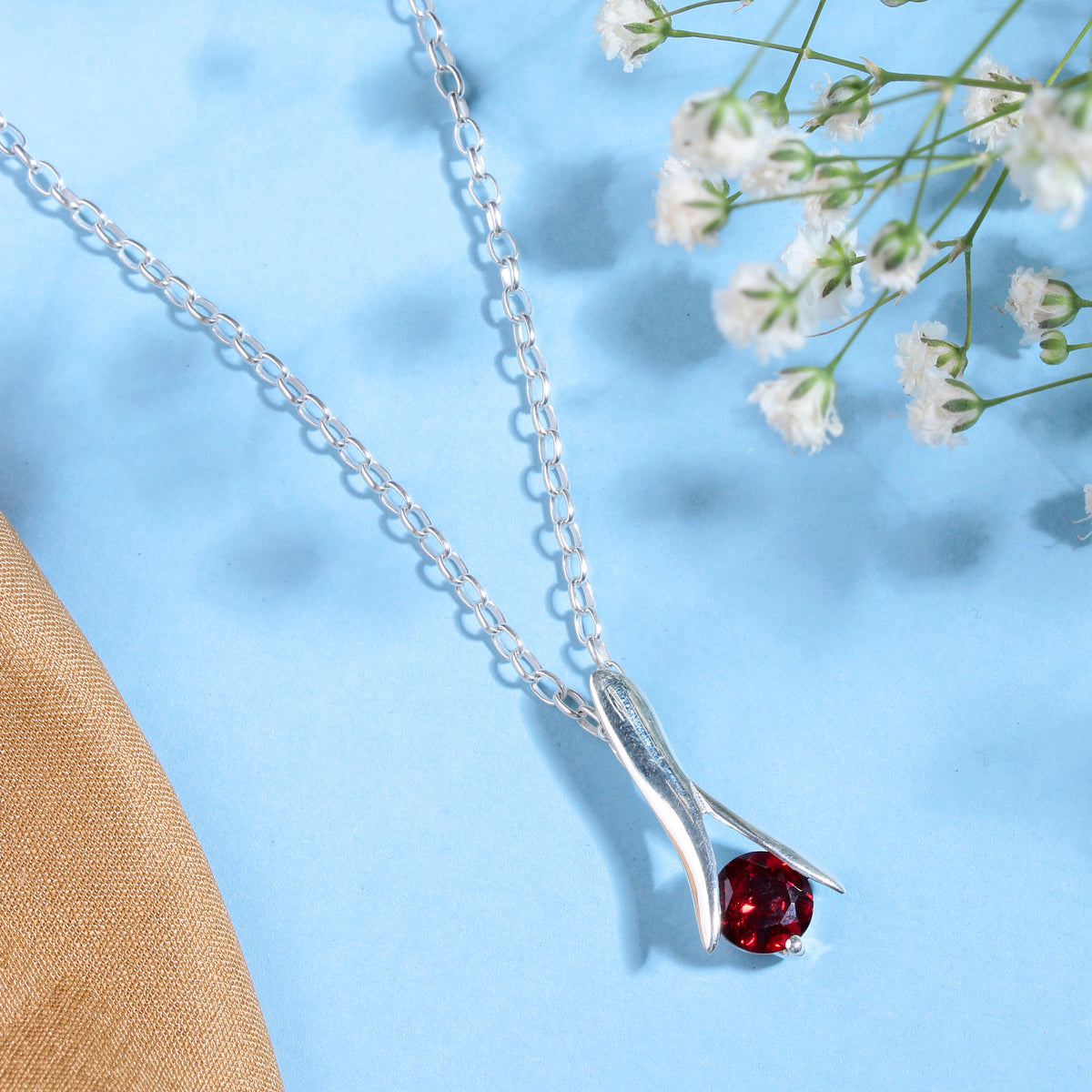 925 Sterling Silver Garnet Stone Pendant Necklace – Elegant Design with Natural Oval-Cut Gemstones For Women Gift