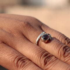 925 Silver Garnet Sterling Silver Ring  Handcrafted Red Gemstone Jewelry, Luxury Gift for Her, Elegant Women’s Ring, Classic Style