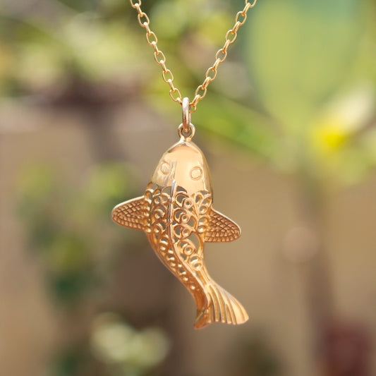 Fusionari 925 Sterling Silver Fish Shape Pendant with Chain for Women|Gold Plated Necklace | Party Wear Jewellery | Designer Wedding Pendant Set|Elegant Gift for Her | Fashion Necklace Women