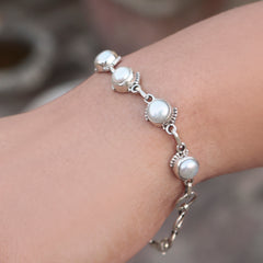 925 Sterling Silver Pearls Stone Bracelet – Classic and Elegant Design