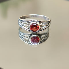 Fusionari 925 Sterling Silver Garnet Ring for Women | Handmade Minimalist Jewelry | Unique Healing Crystal Design | Size 5.3x1.9 cm | One Piece