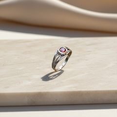 Fusionari 925 Sterling Silver Garnet Ring for Women | Handmade Minimalist Jewelry | Unique Healing Crystal Design | Size 5.3x1.9 cm | One Piece
