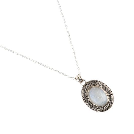 925 Silver Vintage Oval Moonstone Pendant Necklace with Intricate Silver Detailing - 18-Inch Chain for Elegant Everyday Style