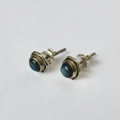 Fusionari 925 Sterling Silver Labradorite Eartops for Women | Handmade Minimalist Jewelry | Unique Healing Crystal Design | Size 1.5x7 cm | One Pair
