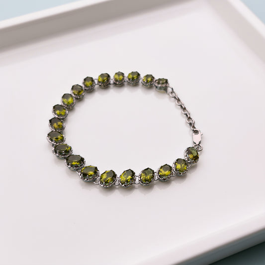 Fusionari 925 Sterling Silver Peridot Bracelet for Women | Handmade Minimalist Jewelry | Unique Healing Crystal Design | Size 20.5 cm | One Piece
