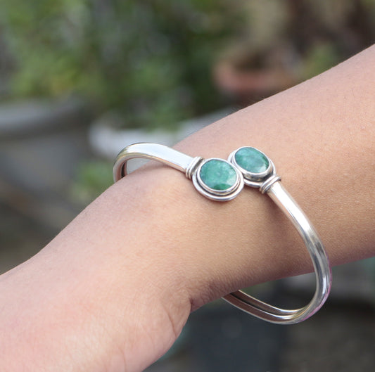 925 Sterling Silver Emerald Green Bangle for Women | Premium Gemstone Bracelet | Elegant Designer Jewelry