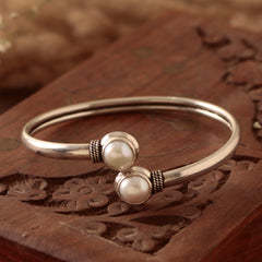925 Sterling Silver Pearl Bangle for Women | Elegant White Pearl Bracelet | Classic Luxury Jewelry for Special Occasions