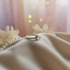 925 Sterling Silver Moonstone Ring – Iridescent Gemstone Jewelry, Calming Energy Ring, Handcrafted Luxury Gift for Her