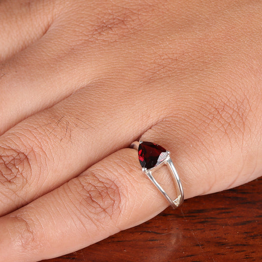 925 Silver Garnet Ring – Stunning Red Gemstone Sterling Silver Jewelry, Handcrafted Luxury Women’s Ring for Party & Daily Wear