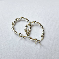 Fusionari 925 Sterling Silver Hoop Earrings for Women | Handmade Minimalist Jewelry | Elegant Everyday Design | Size 2.3x1.9 cm | One Pair